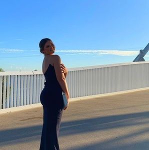 Meet your Posher, Caitlin